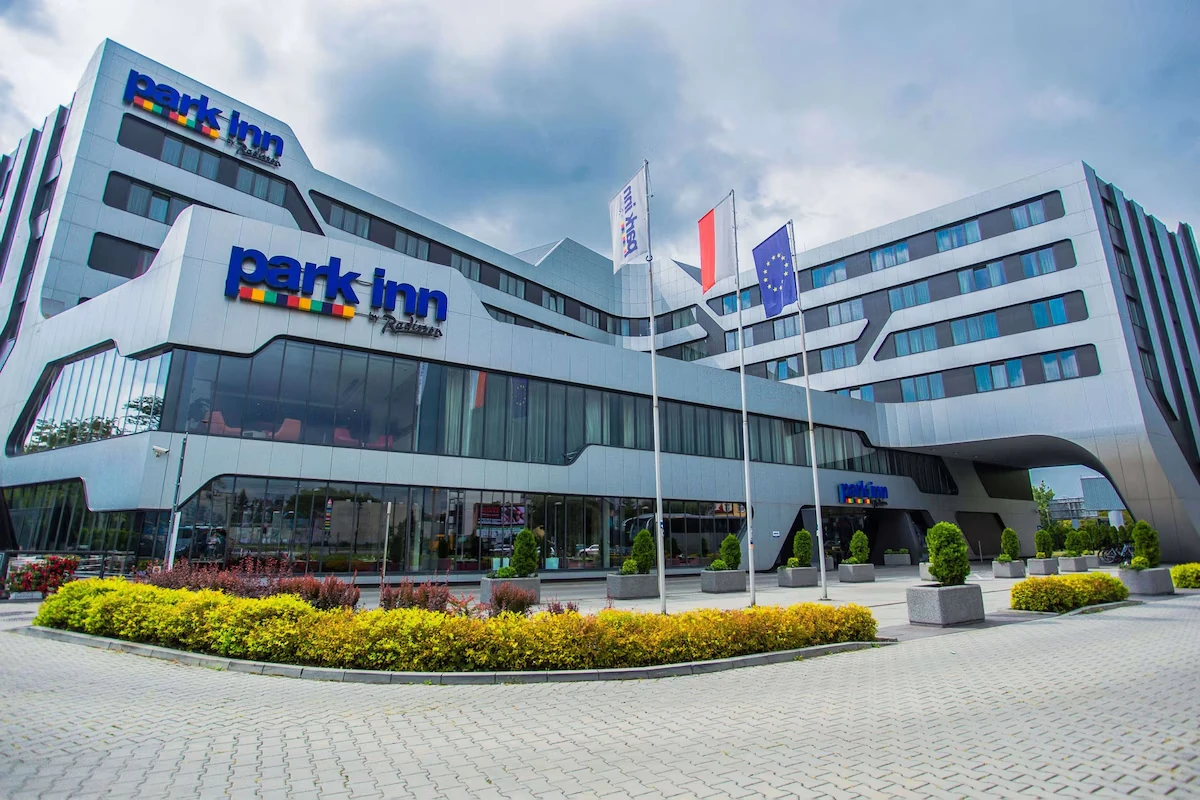 Hotel Park Inn — building photograph